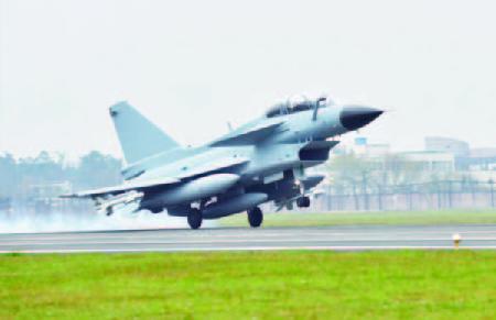 2019年最后一個飛行日,殲10飛機安全著陸。 2019年最后一個飛行日,殲10飛機安全著陸。