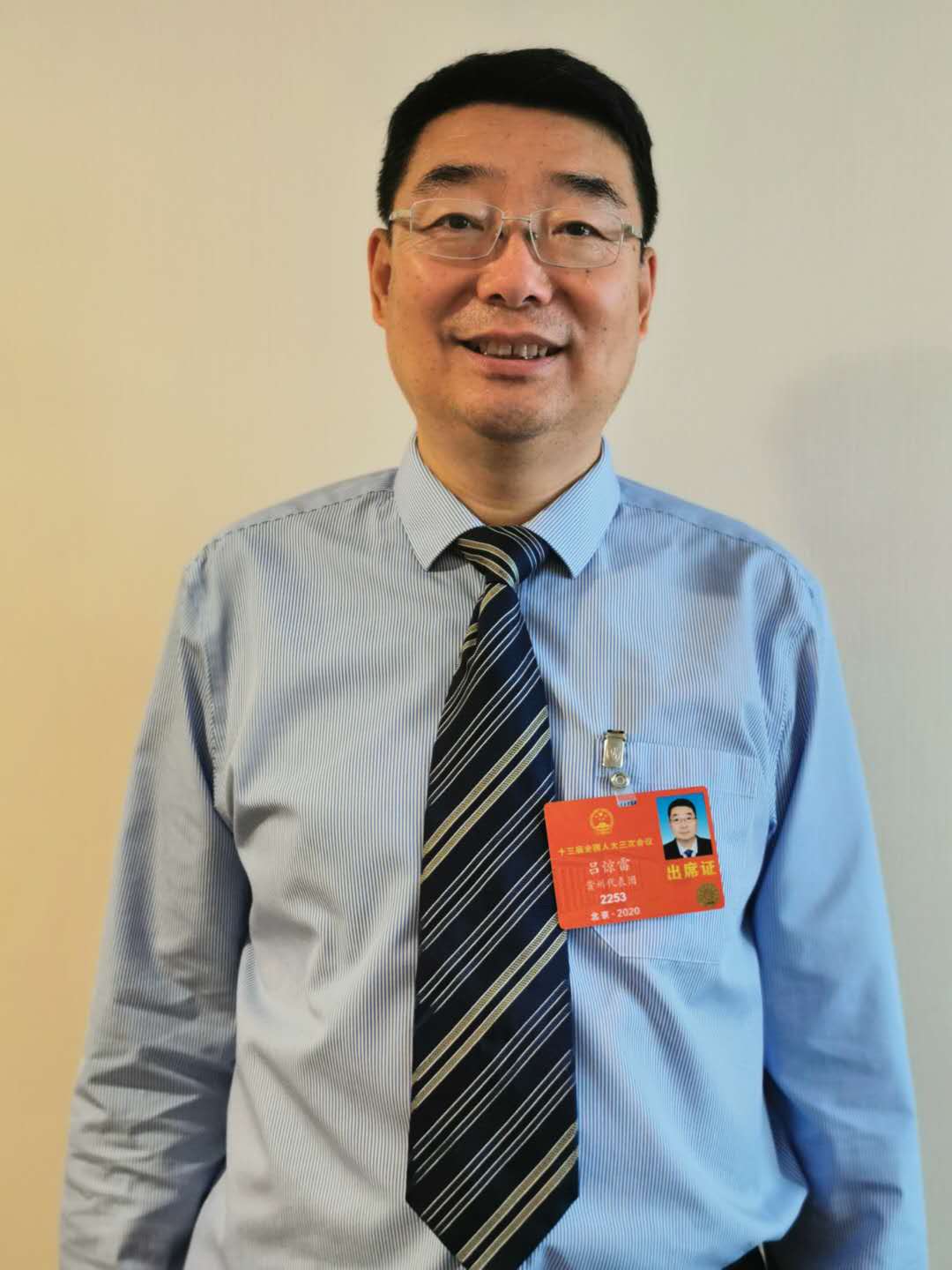 4.全國人大代表、航空工業(yè)貴航總經(jīng)理、黨委副書記呂驚雷