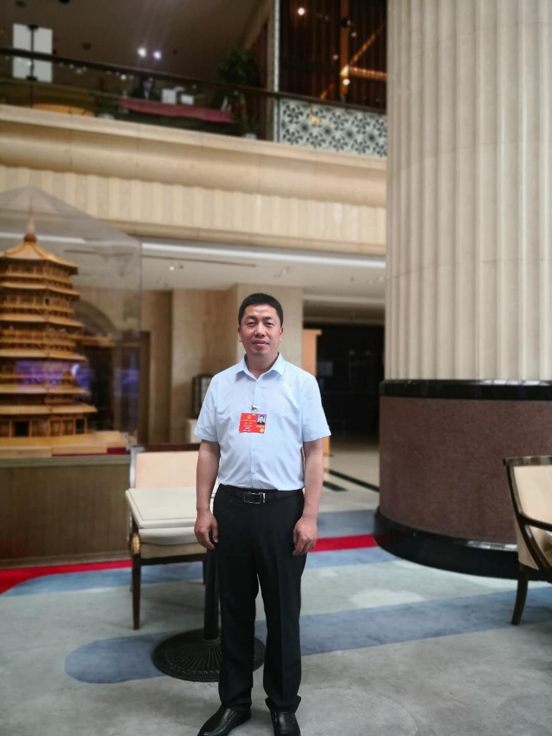 9.全國人大代表、航空工業(yè)陜飛部件廠飛機(jī)鉚接裝配鉗工趙平