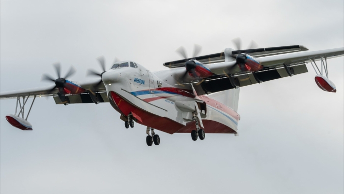 b6765e8bly1i68lufys2cj21hc0u0q68